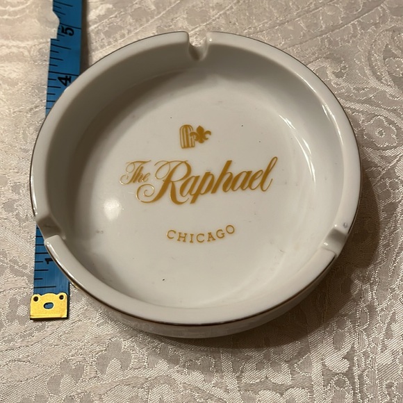 Vintage Ashtray --The Raphael--Chicago-- Ashtray Specialty Co. - Picture 3 of 3